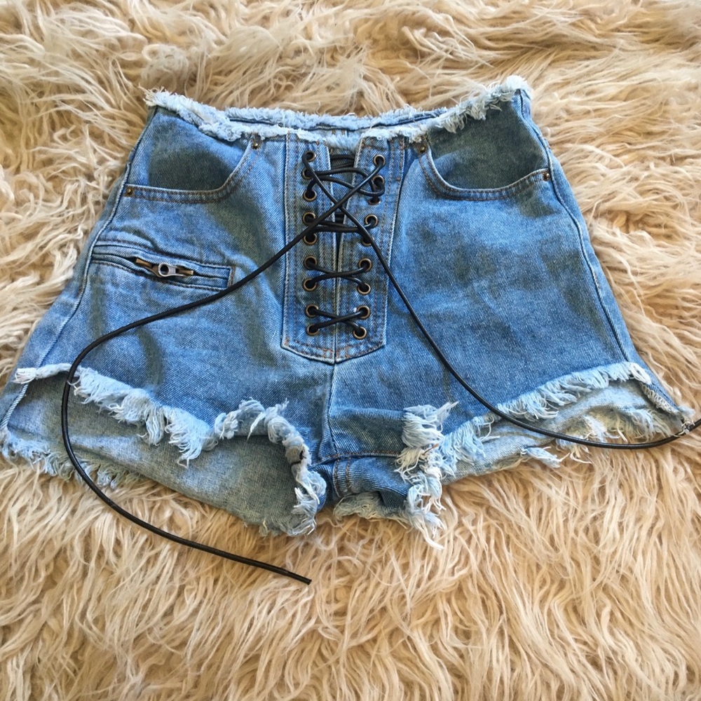 Lioness Hi-Rise Cutoff Jeans